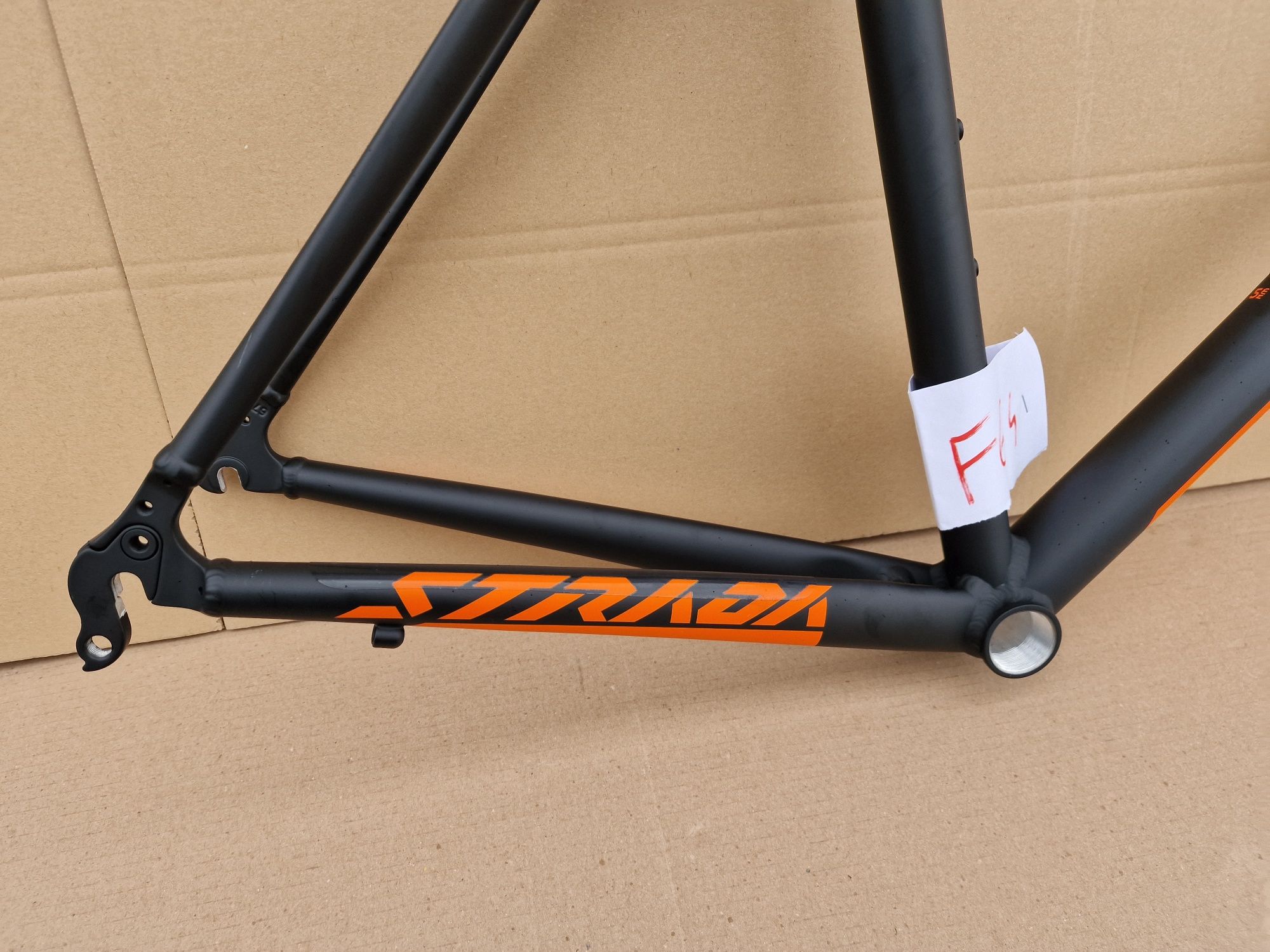 KTM STRADA 1000 rama szosowa alu z widelcem 57 Faktura szosa FVAT