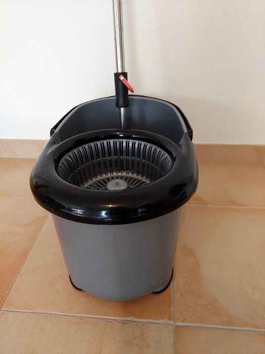 Balde e esfregona rotativo