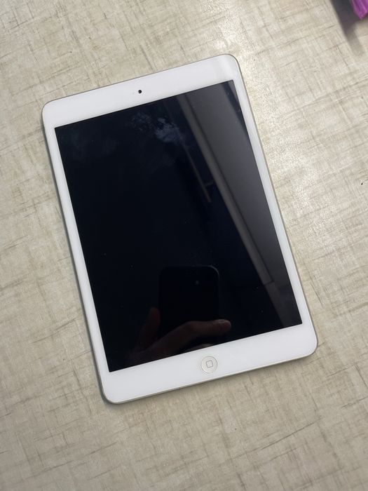 Планшет  iPad модель А1432 , mini , экран 7.9“