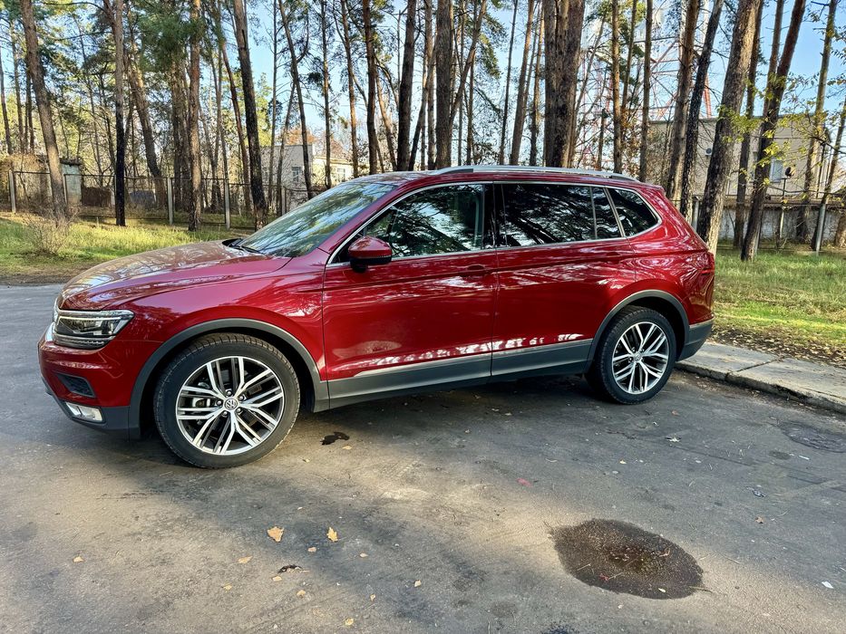 Продам Volkswagen Tiguan SEL Premium
