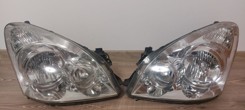 Комплект фар Toyota Corolla Verso 2004–2009 (ліворуч + праворуч)