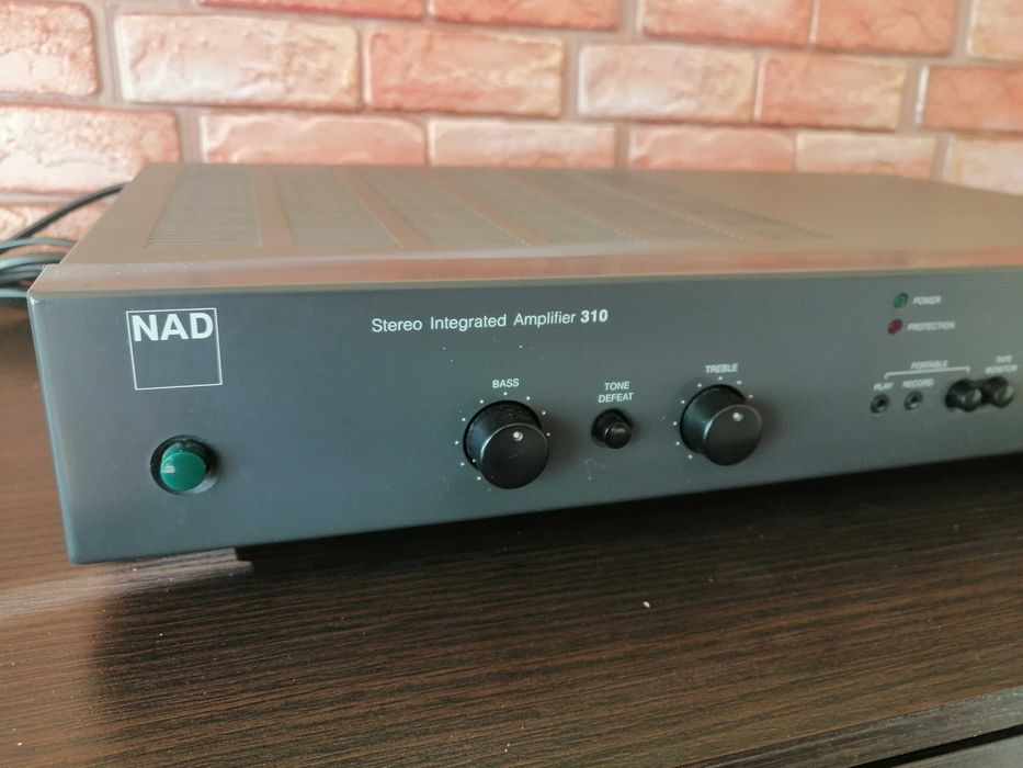 Wzmacniacz NAD 310