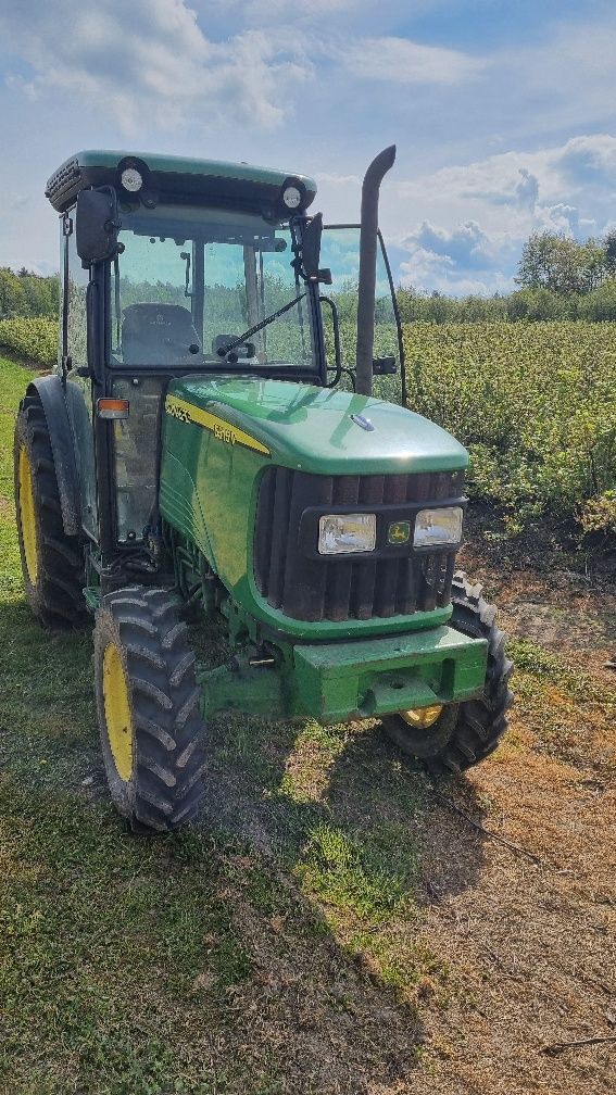 John Deere 5515v ciagnik sadowniczy