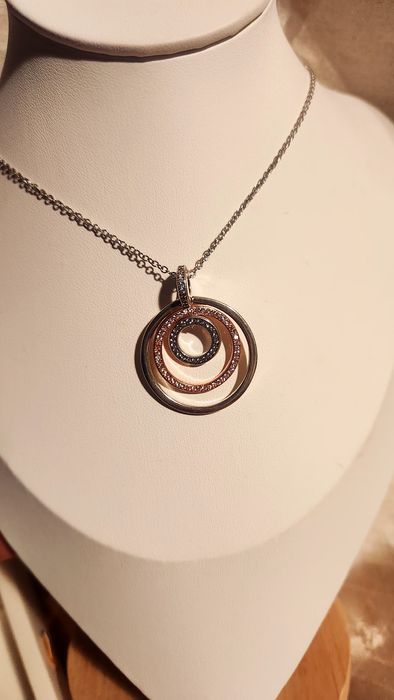 Colar em prata com caixa e saco