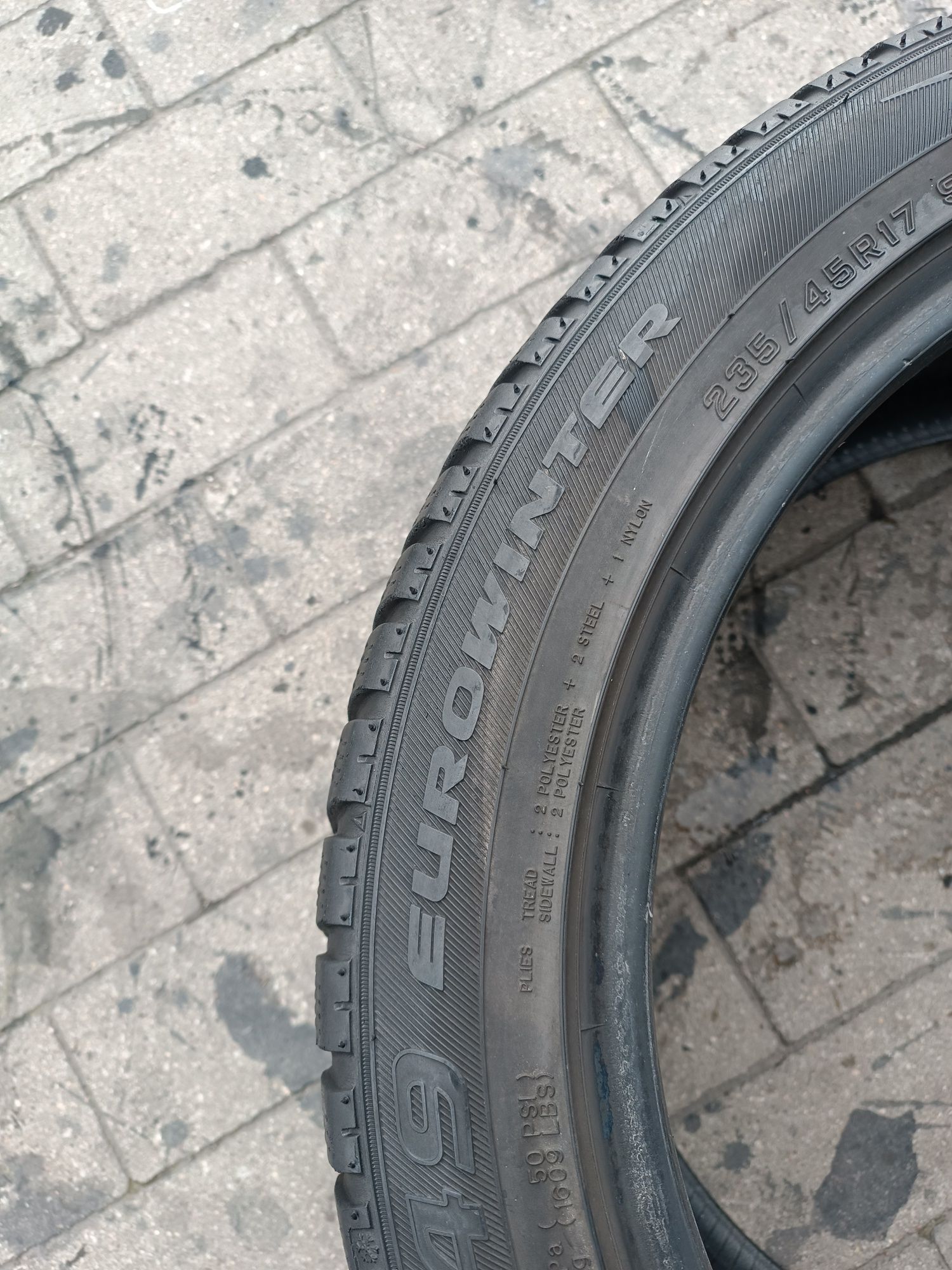 235/45R17 Falken Eurowinter HS449