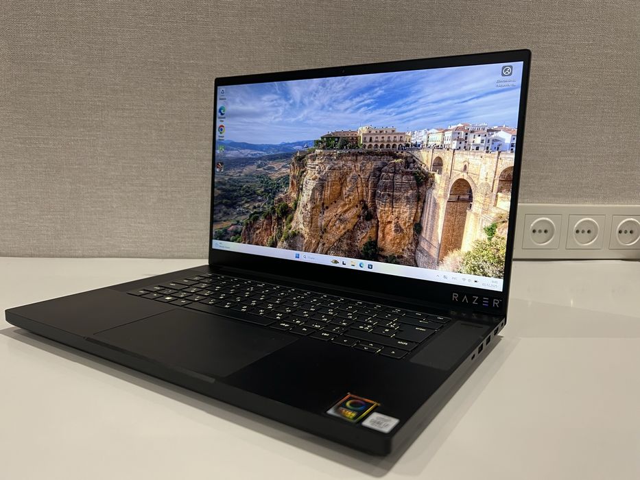 Игровой Razer Blade RZ09-0328 - 15" 144Hz /i7 /SSD 512/16Gb/ RTX 2060