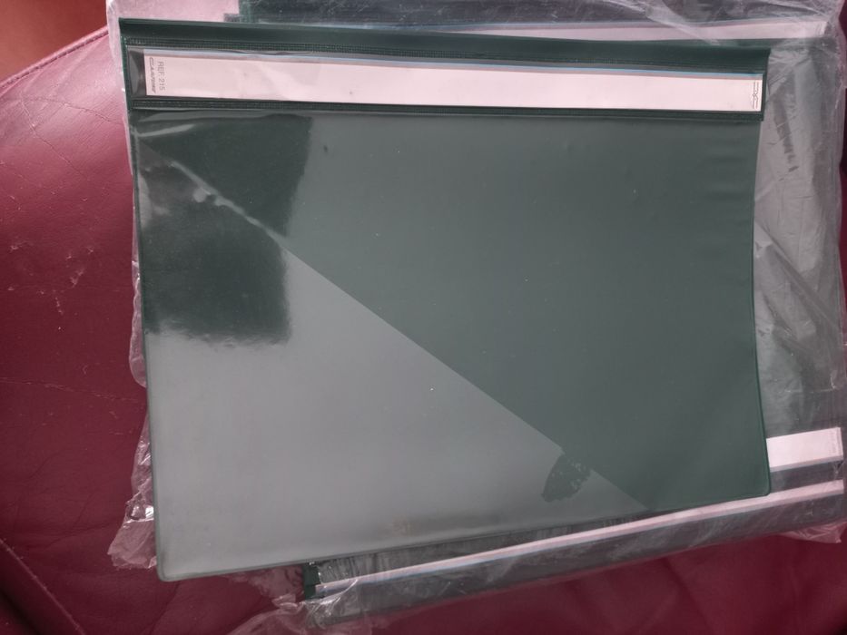 Conjunto 10 capas transparentes A4 com "ferragem"