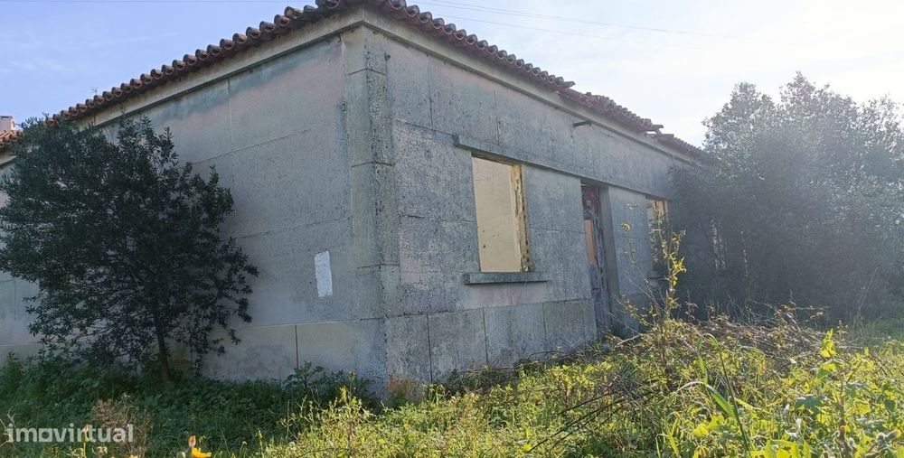 Terreno Urbano com 1670 m2 - Sarilhos Grandes