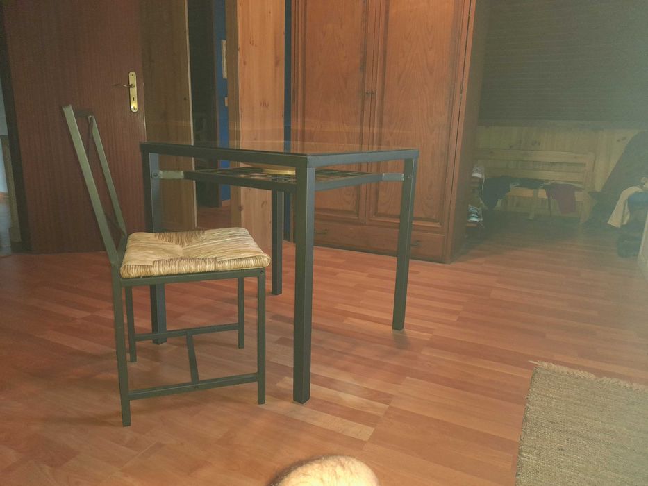 Mesa com 2 cadeiras em ferro forjado