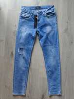 Spodnie jeansowe firmy DSQUARED