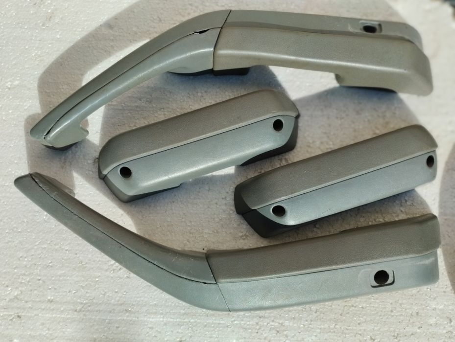 Торпеда ,сиденья , решетка радиатора и салон Опель аскона