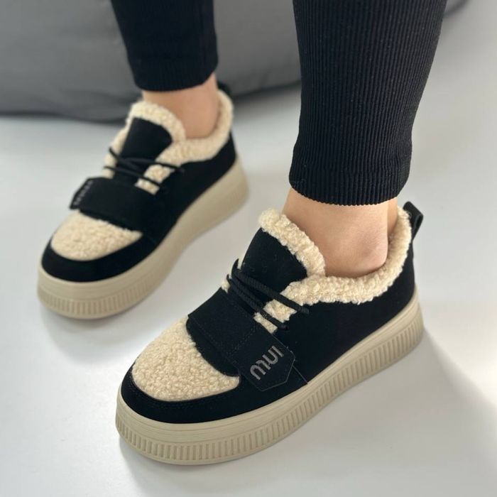 Кросівки, угги в стилі міу