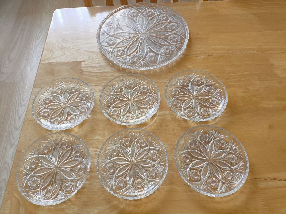 Kryształowe talerze komplet