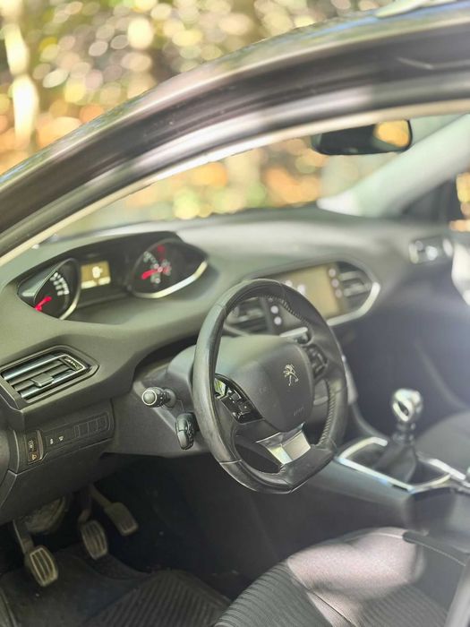 Peugeot 308 1.6 e-HDI Active 115cv – 2015