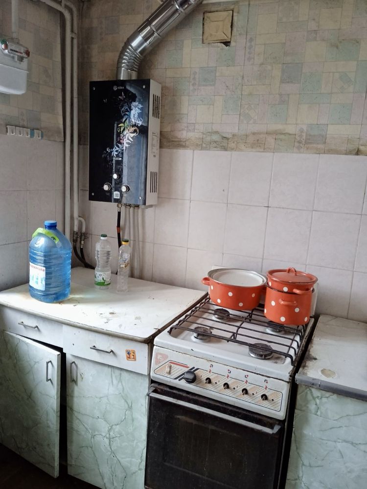 Продам просторную 2-комнатную квартиру в пгт Губиниха (Сахарный Завод)