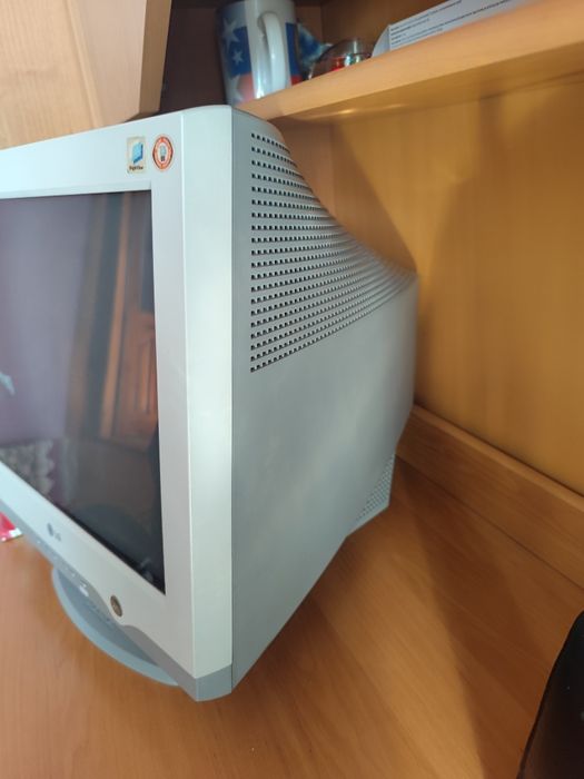 Компьютер LG, процессор, клавиатура