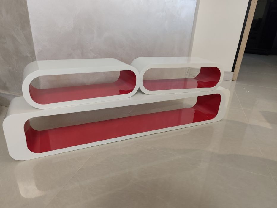 Półki ścienne nowoczesny design.