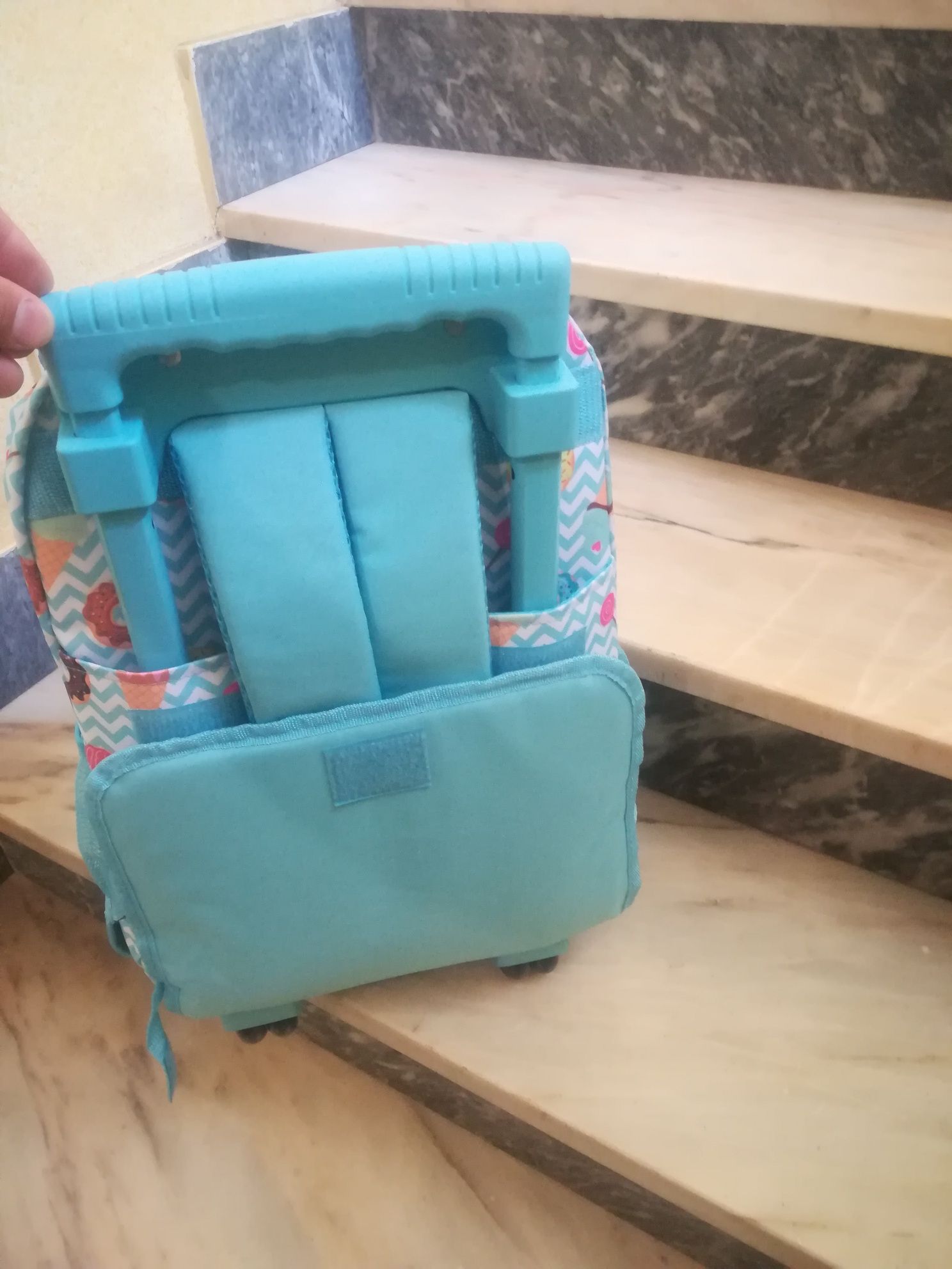 Mochila escolar nova