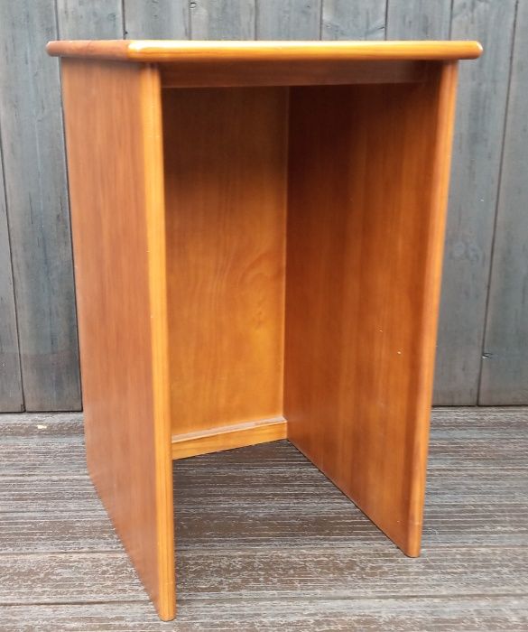 Móveis diversos de apoio