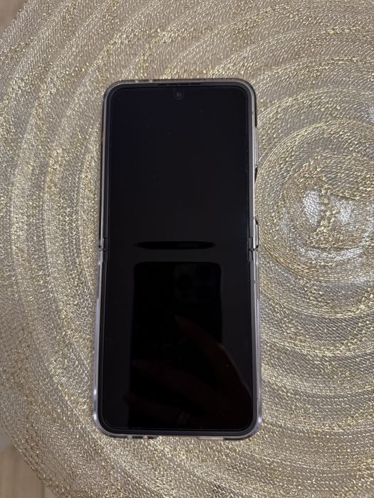 Na sprzedaż: Samsung Galaxy Z Flip6, kolor szary Jak Nowy