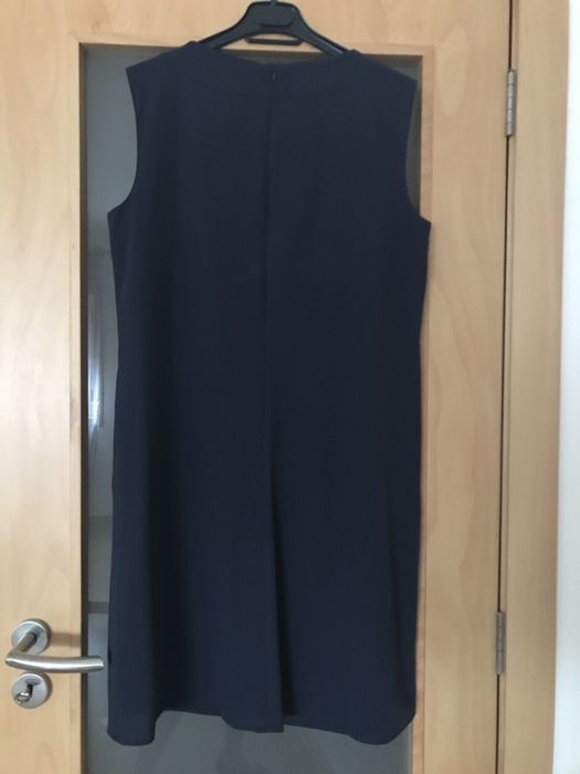 Vestido evasé azul escuro com colar extraível novo Lanidor 40