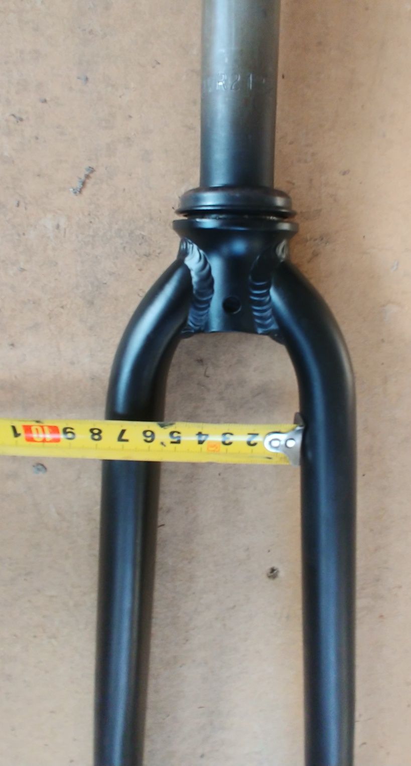 Widelec 28″x1-1/8″ na hamulec tarczowy,