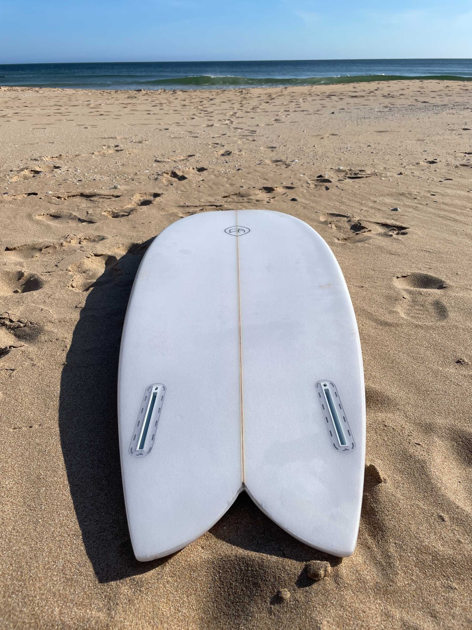 Surfboard / Prancha de Surf Twin Fin