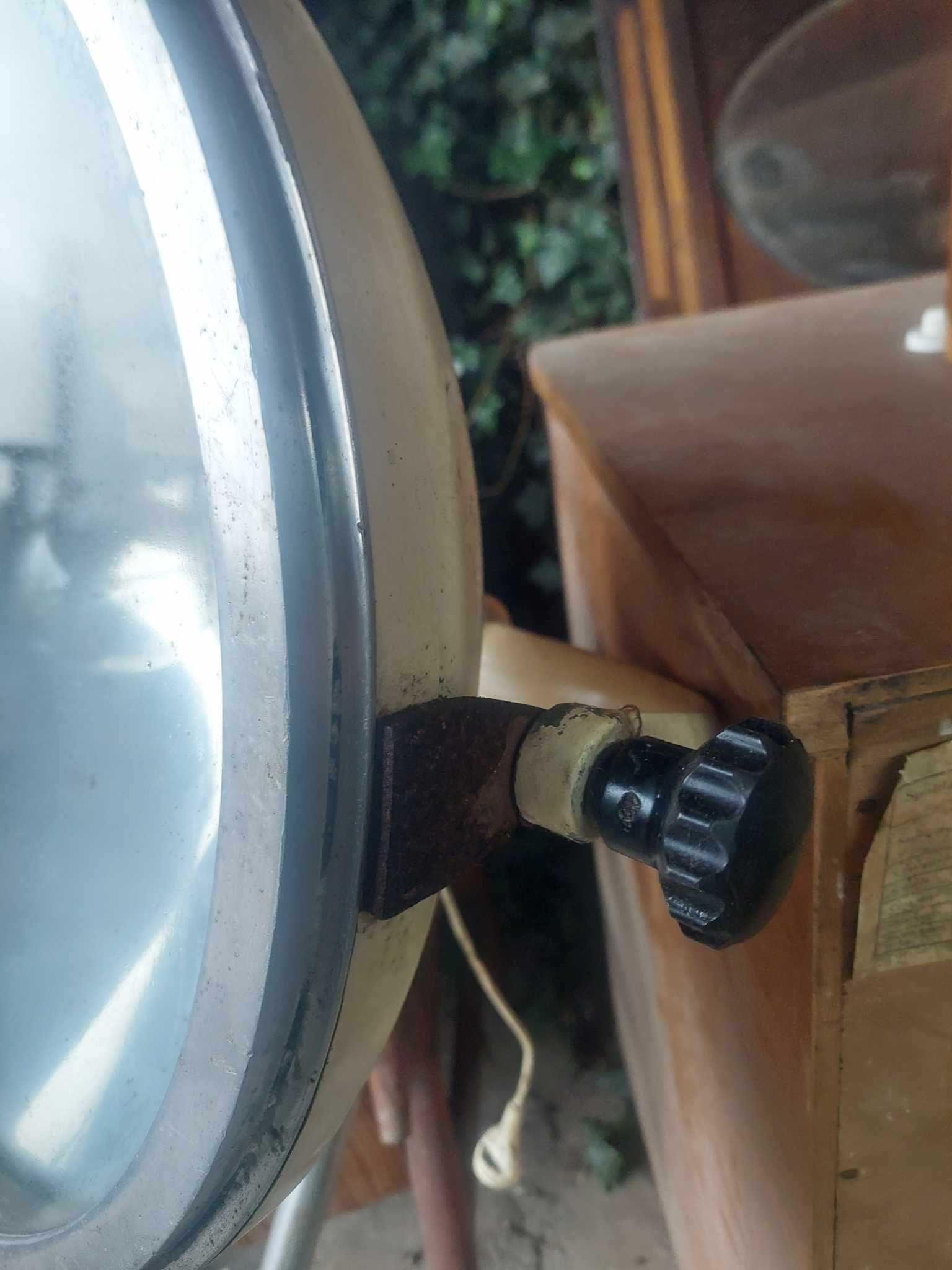 Lampa medyczna Famed lata 50-te bez podstawy.