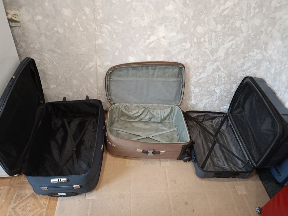 Чемоданы на колесах в наличии