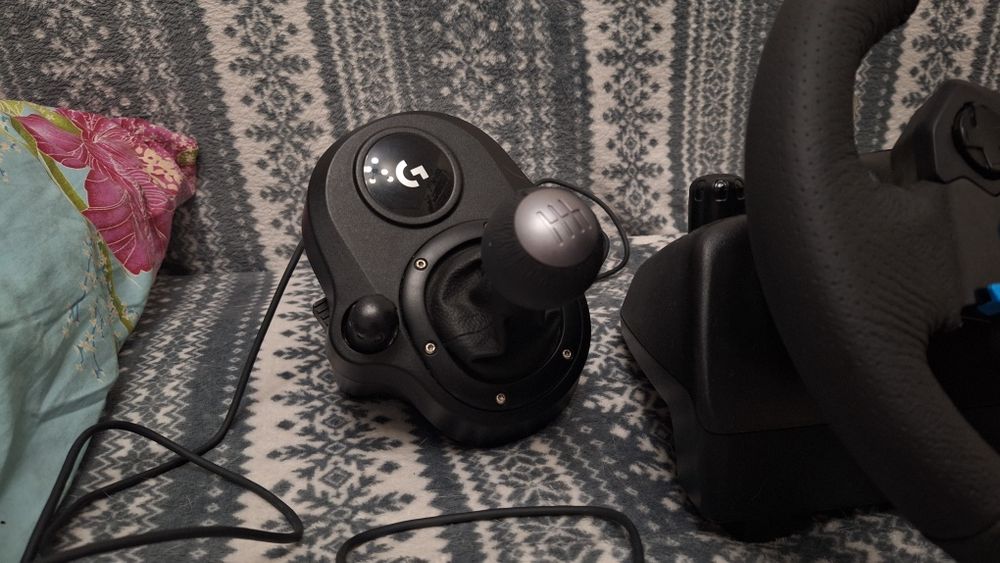 Продам кермо, кпп та педалі Logitech g29