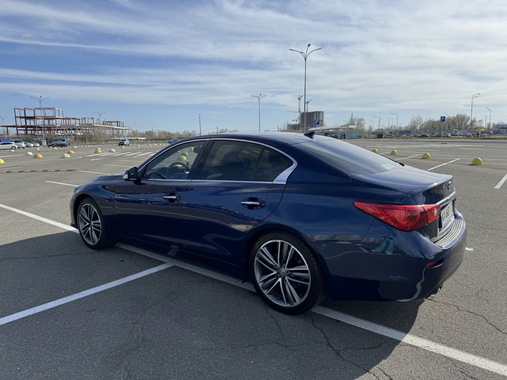 Продам Infiniti Q50S