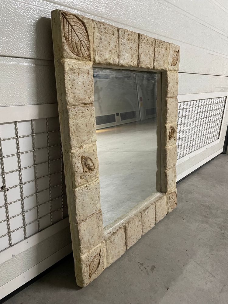 Espelho com moldura imitação pedra como novo
