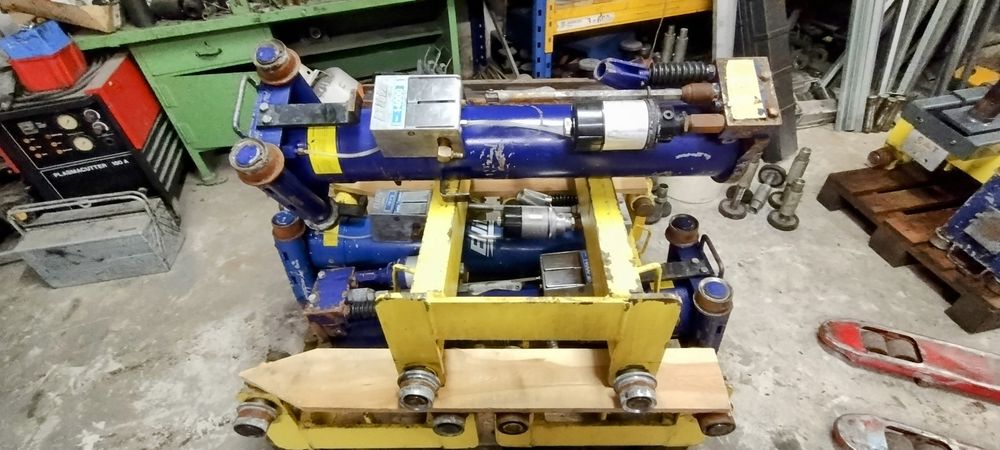 Podnośnik kanałowy osiowy BLITZ 14t hydrauliczny pneumatyczny