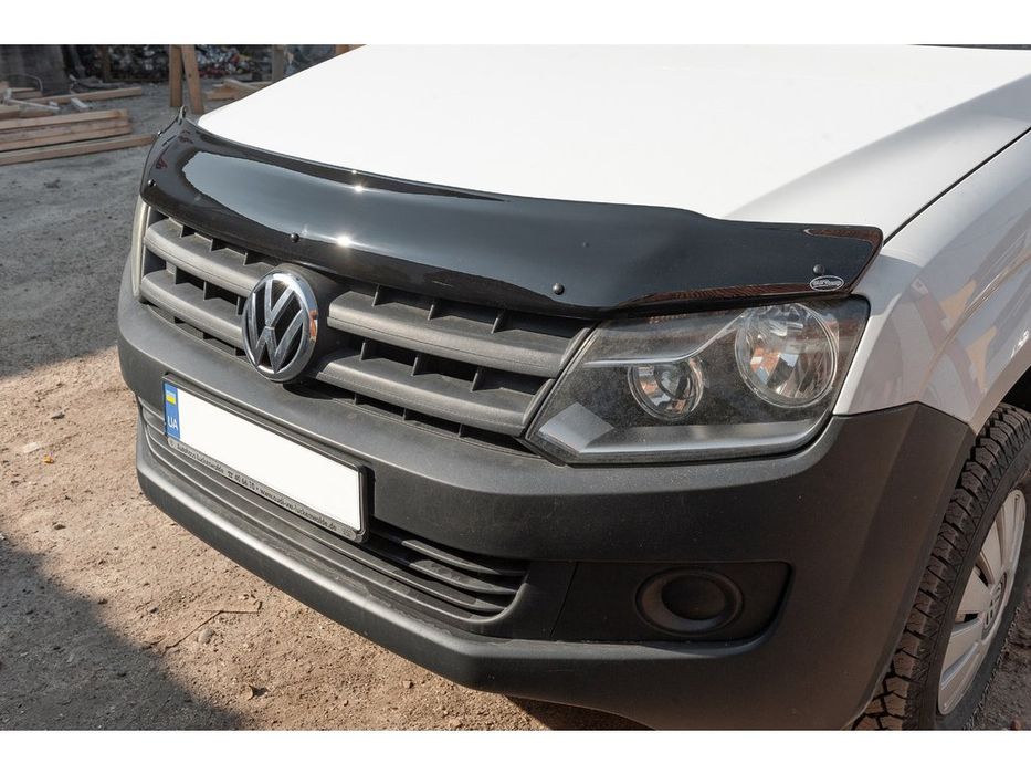 Volkswagen Amarok Дефлектор капота (мухобойка) EuroCap