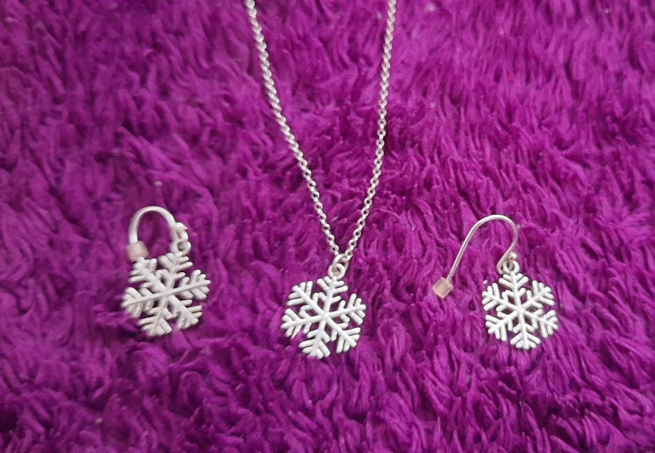 Srebrny komplet biżuterii śnieżynki