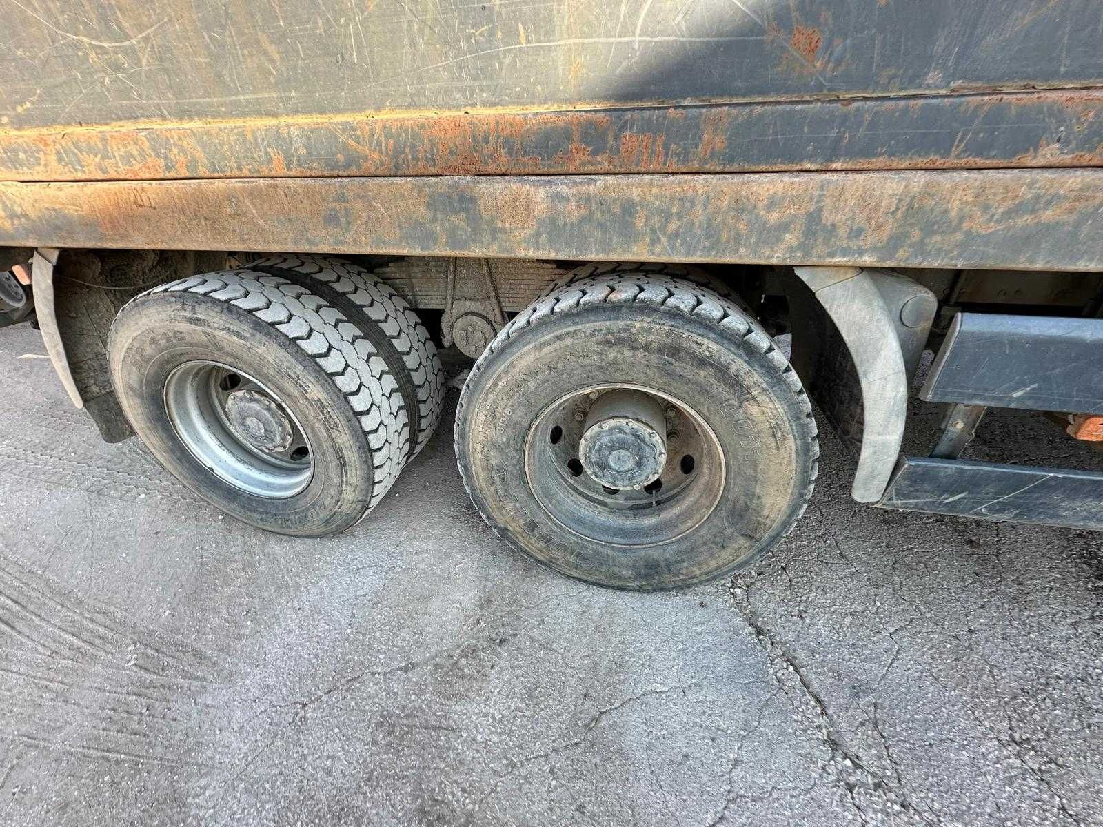 Conjunto MAN com Grua e reboque