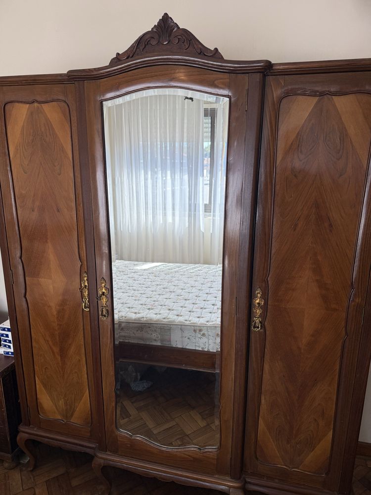 Quarto antigo completo