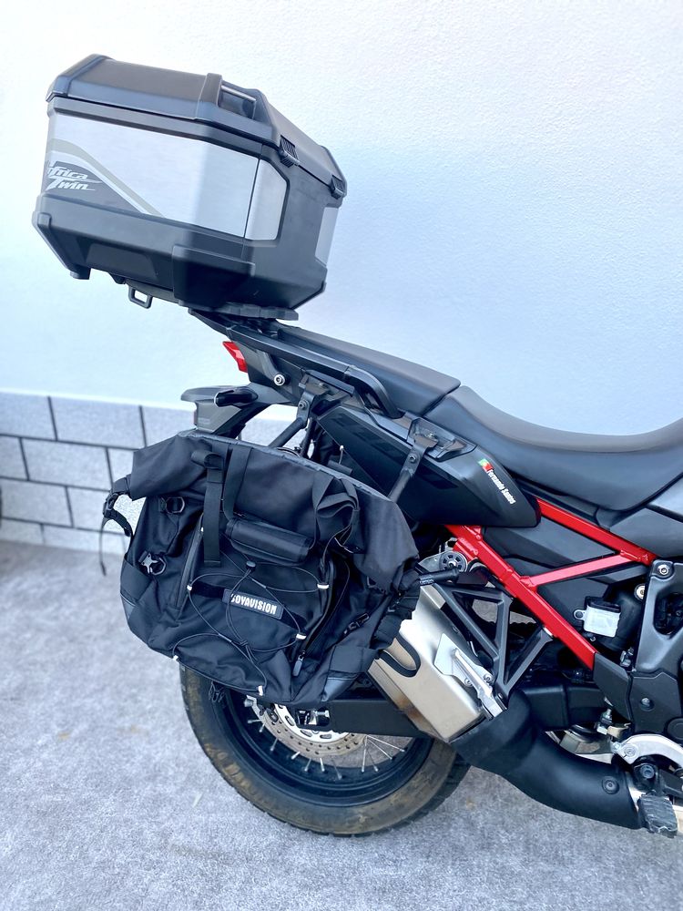 Honda Africa Twin 1100 - Top