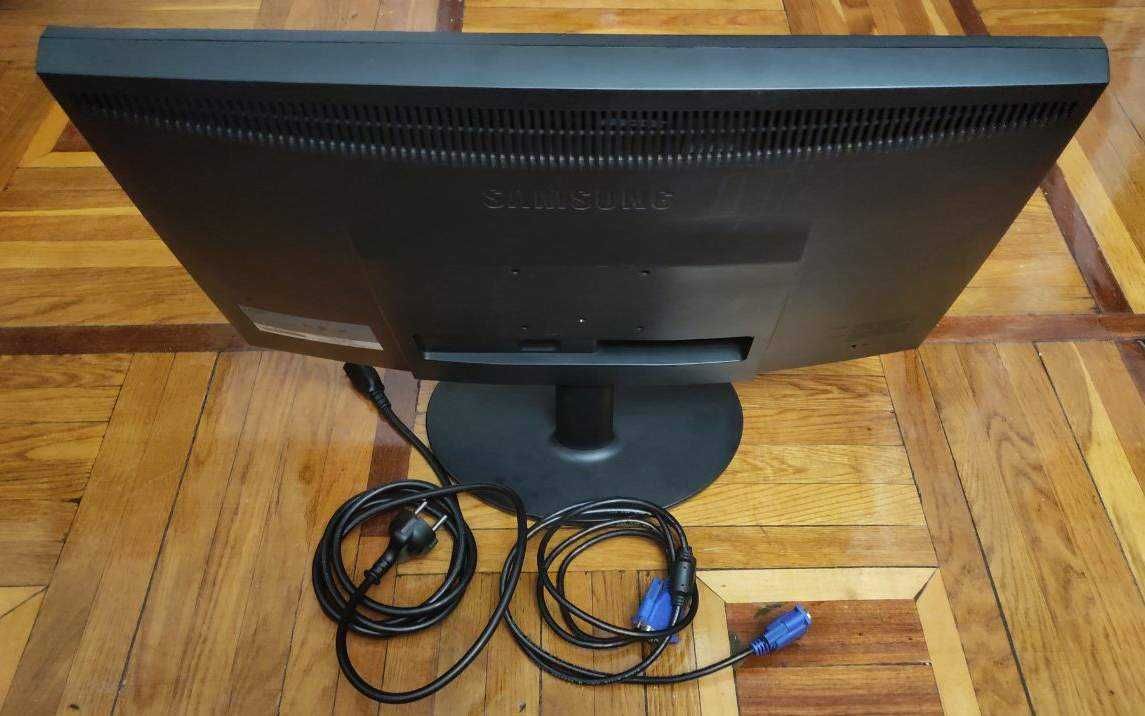 Продам монитор 21.5" Samsung E2220N