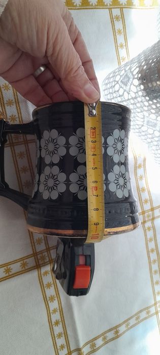 Várias canecas.  Loiça.Vidro.Esmalte