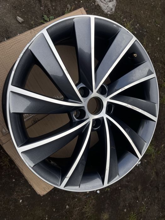 Skoda SUPERB felga aluminiowa 5x112 8JX18H2 ET44