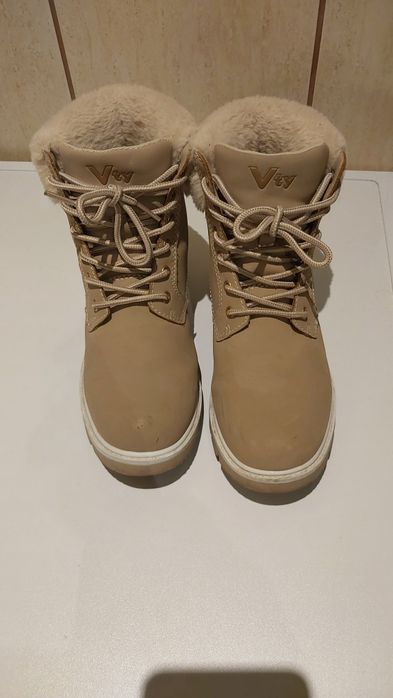 Buty zimowe ocieplane trapery  Vty botki r. 38