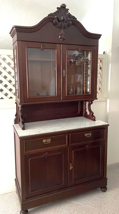 Louceiro novo com florão