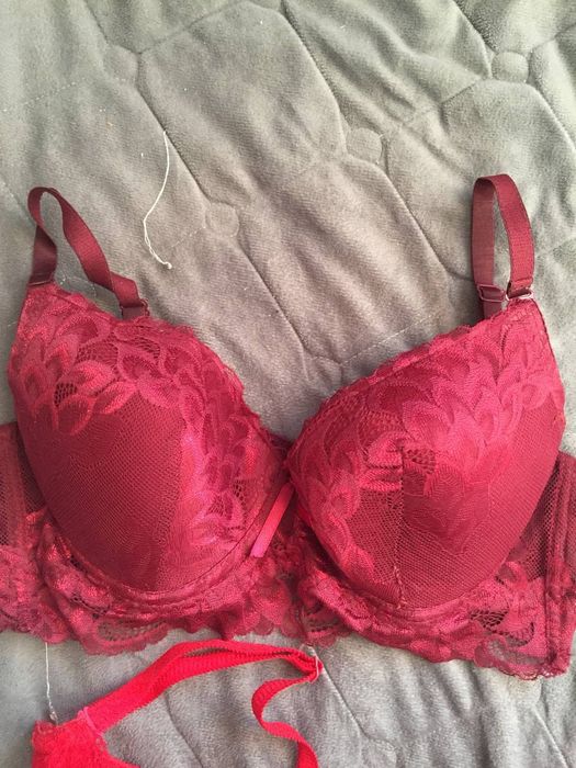 Бюстгальтер жіночий