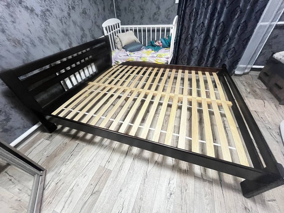 Продам ліжко,кровать в ідеальному стані
