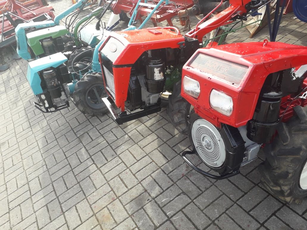 Varios motocultivadores a gasoleo com frese