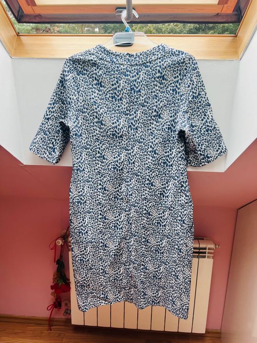 Sukienka midi w panterkę Poza rozmiar 42/XL