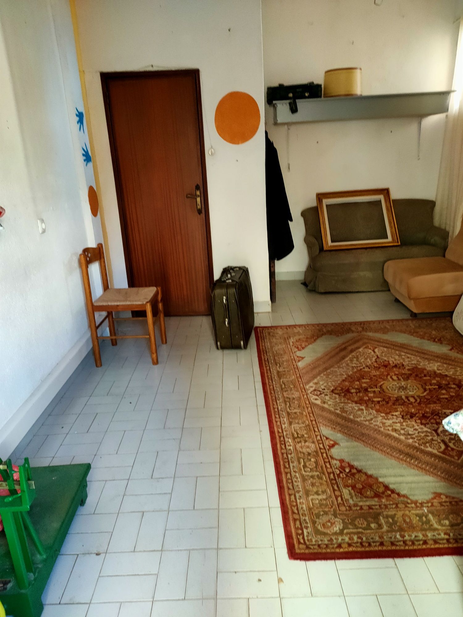 Garagem Porta Direta para rua - Cacém -NÃO É HABITAÇÃO