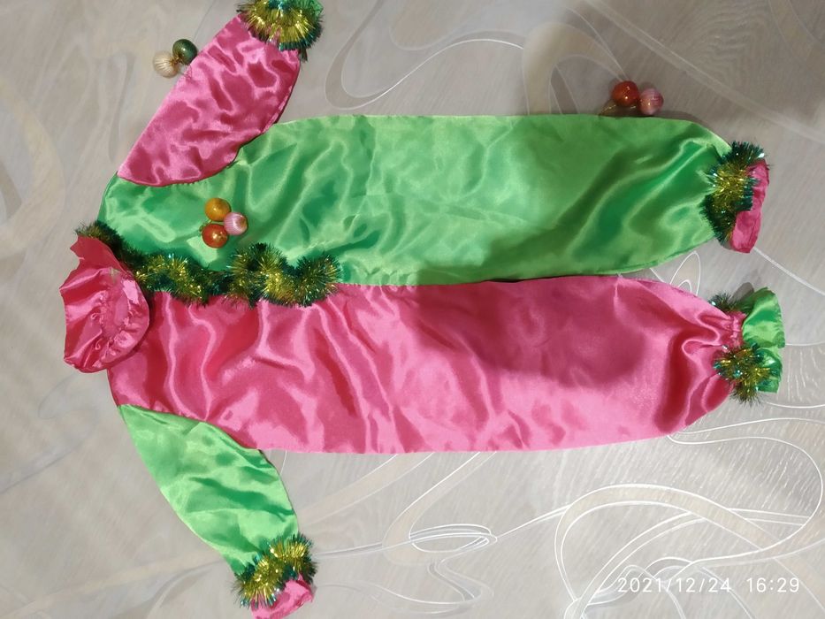 Продам новогодний костюм