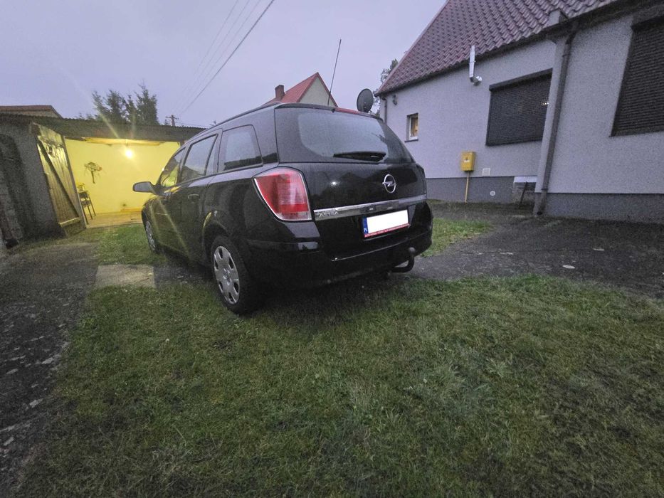 Opel Astra H 1.6 16V (105 KM) Twinport 2005 rok